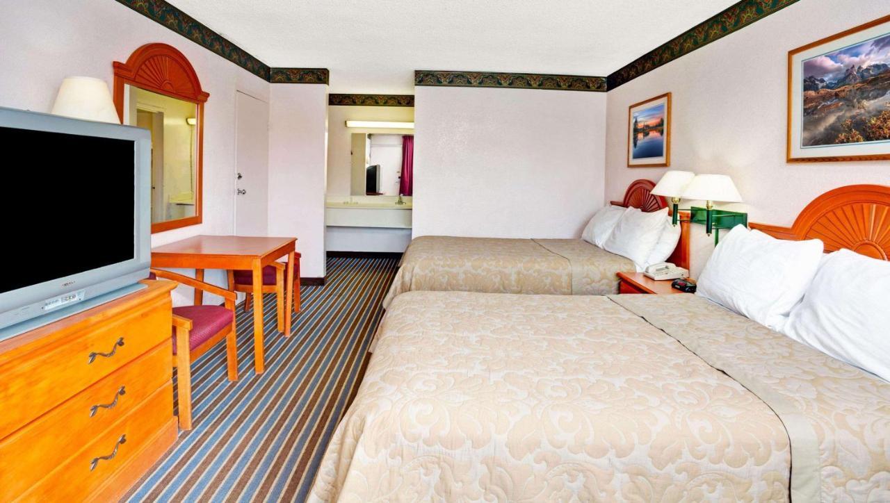 Magnuson Hotel Jacksonville Downtown מראה חיצוני תמונה