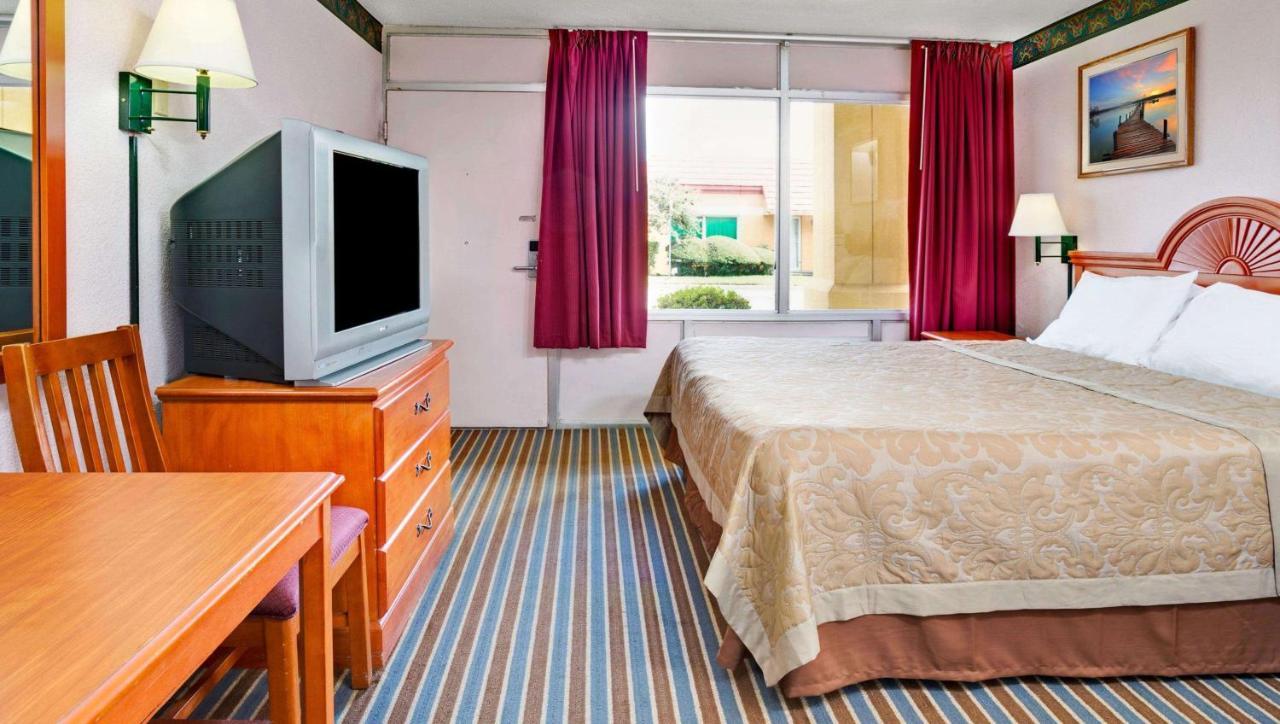 Magnuson Hotel Jacksonville Downtown מראה חיצוני תמונה